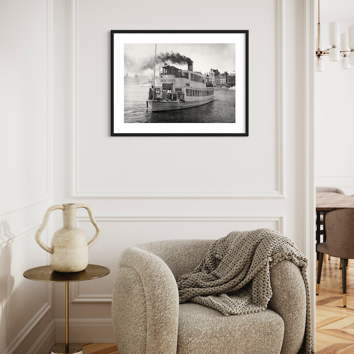 Poster med skärgårdsbåten Valkyrian