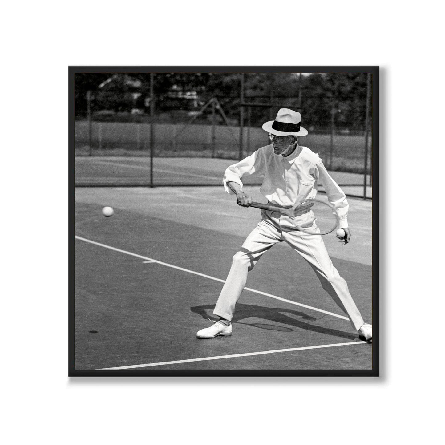 Gustaf V spelar tennis